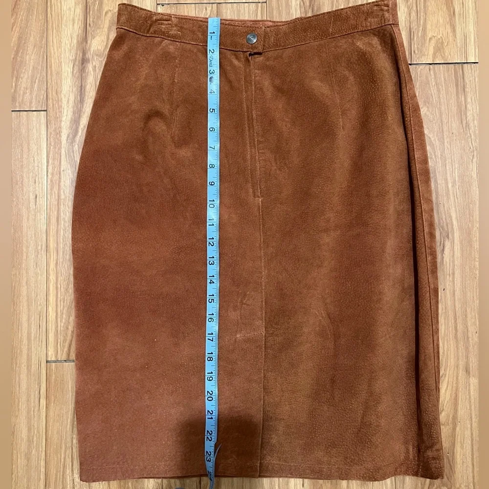 Elegant Vintage Retro 1980s Brown Suede Leather Skirt M.J. Carroll Size 13/14